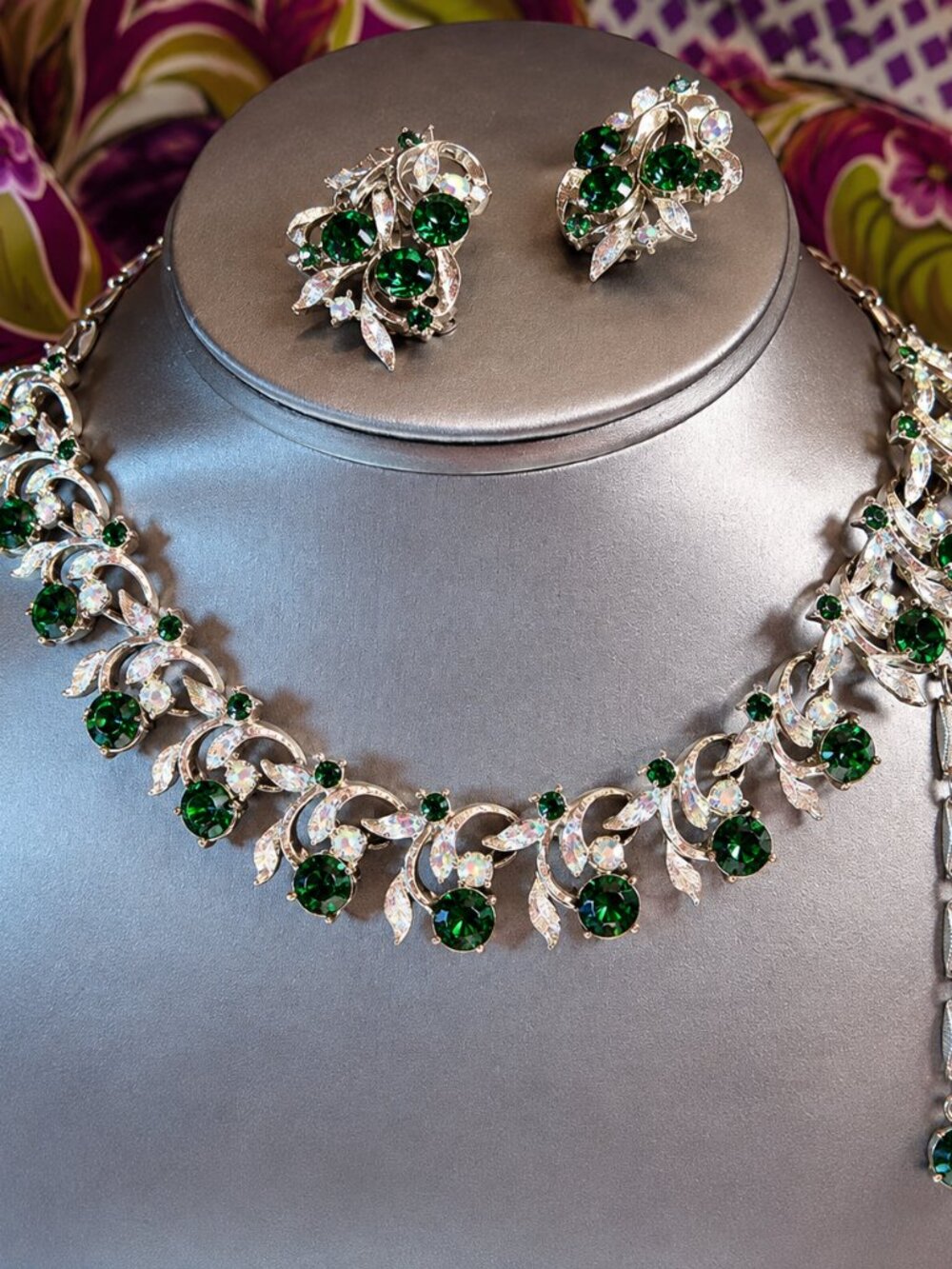 1960s Signed HOPE CHEST Emerald Crystal Vintage Necklace w Earrings Set